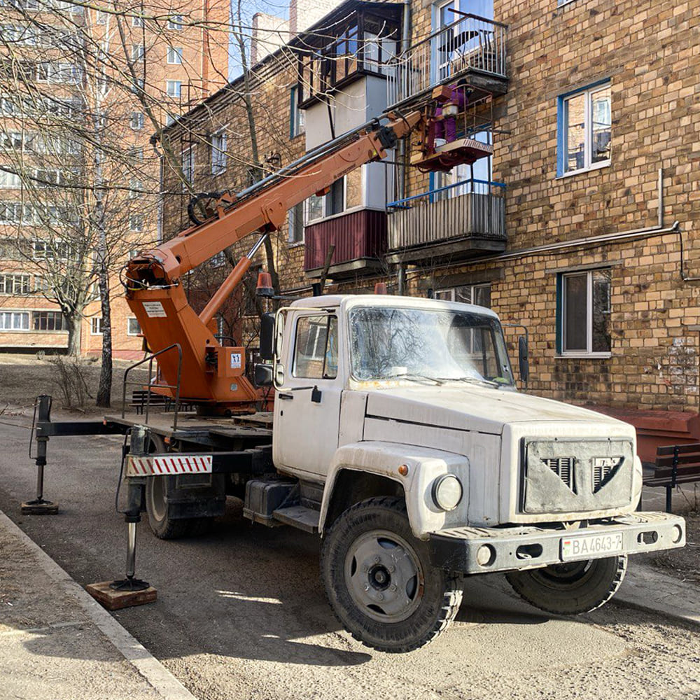 Фасадные работы с автовышки