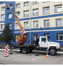 Покраска фонарных столбов и металлоконструкций с автовышки
